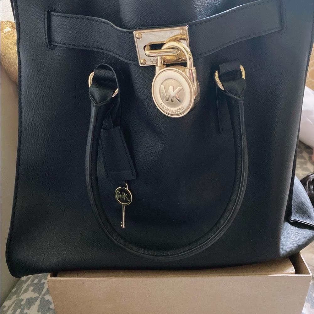 Michael Kors Large North South Hamilton Black/Gold Hardware Leather Tote